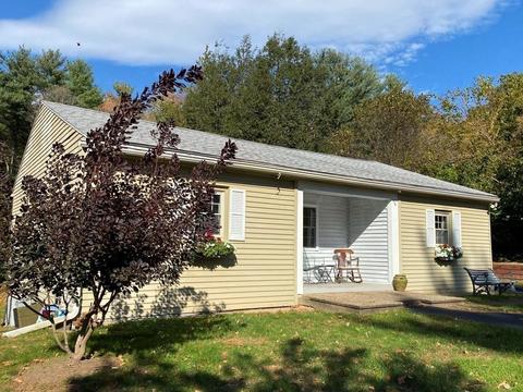 39 Highland St, Ware, MA 01082 photo 2