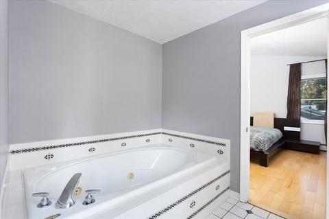 9 Robert Rd, Framingham, MA 01702 photo 22