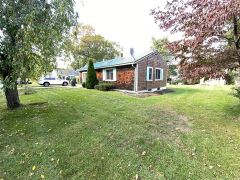 13 Winthrop St, Walpole, MA 02081 photo 3