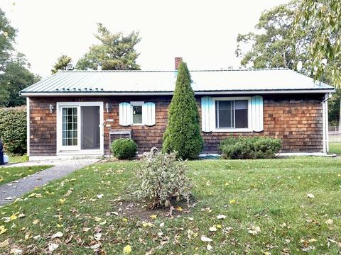 13 Winthrop St, Walpole, MA 02081 photo 1