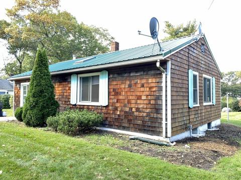 13 Winthrop St, Walpole, MA 02081 photo 4