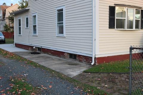 27 Reed St, Springfield, MA 01109 photo 8