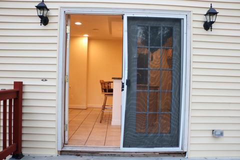 27 Reed St, Springfield, MA 01109 photo 6