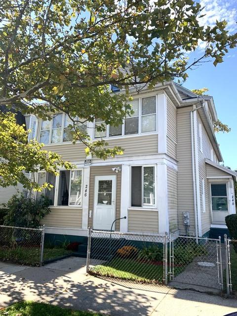 246 College St, Springfield, MA 01109 photo 1
