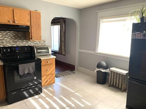 246 College St, Springfield, MA 01109 photo 5