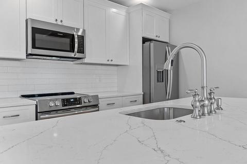 14 Scott St #3, Gloucester, MA 01930 photo 3