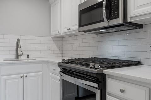 14 Scott St #2, Gloucester, MA 01930 photo 5