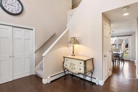 6 Heritage Ln, Canton, MA 02021 photo 2