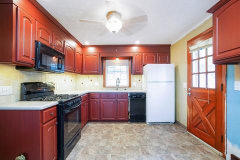 39 Duggan Cir, Springfield, MA 01119 photo 3