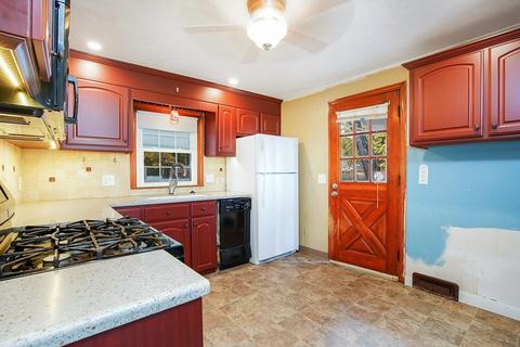 39 Duggan Cir, Springfield, MA 01119 photo 4
