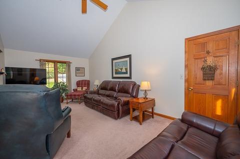 8 Chatanika Ave, Worcester, MA 01602 photo 5
