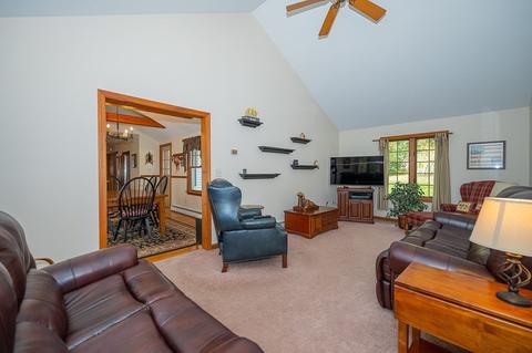 8 Chatanika Ave, Worcester, MA 01602 photo 4