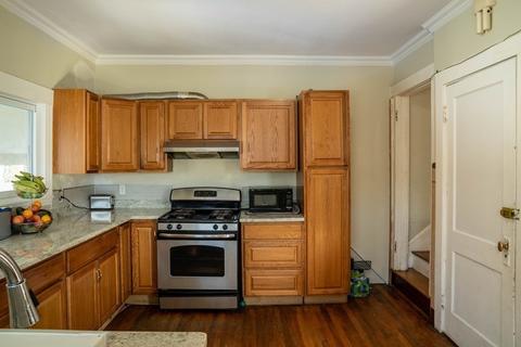6 Locust St, Everett, MA 02149 photo 5