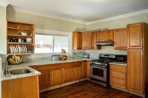 6 Locust St, Everett, MA 02149 photo 4