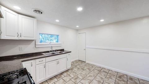 84 Edgewood St, Springfield, MA 01109 photo 6