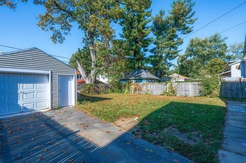 84 Edgewood St, Springfield, MA 01109 photo 4