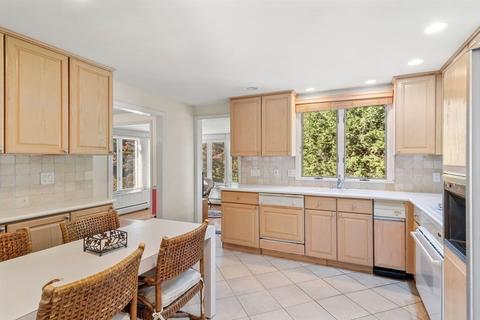 20 Winslow Rd, Needham, MA 02492 photo 4