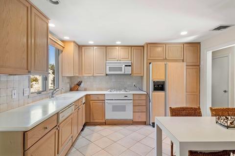 20 Winslow Rd, Needham, MA 02492 photo 3