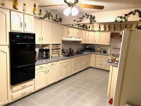46 Dudley St, Wilbraham, MA 01095 photo 2
