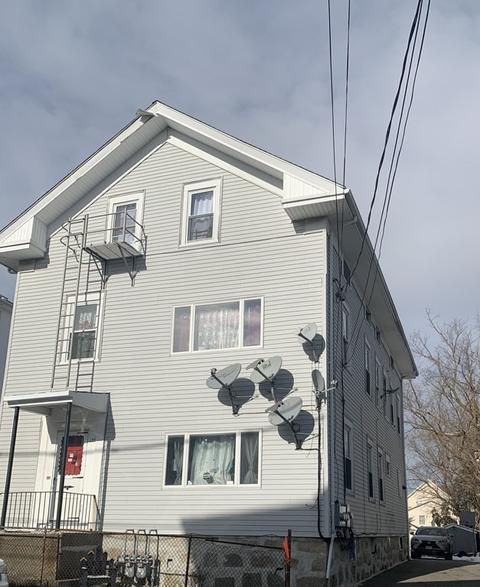 194 Buffinton St, Fall River, MA 02721 photo 1