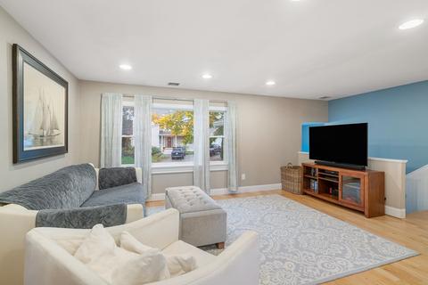 13 Wompatuck Rd, Hingham, MA 02043 photo 2