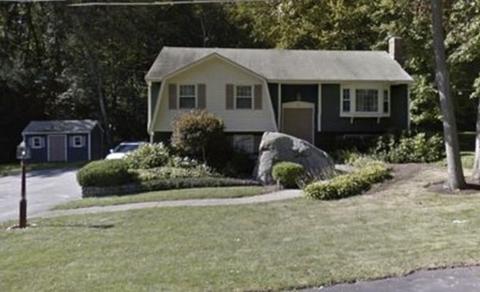 2 Everett St, Wakefield, MA 01880 photo 1
