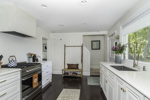 147 Walnut St, Wellesley, MA 02481 photo 5