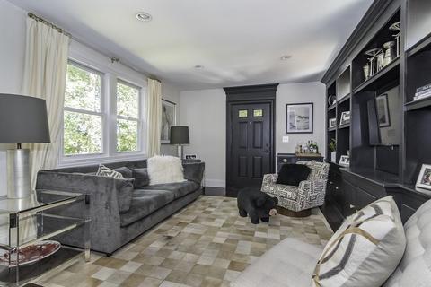 147 Walnut St, Wellesley, MA 02481 photo 6