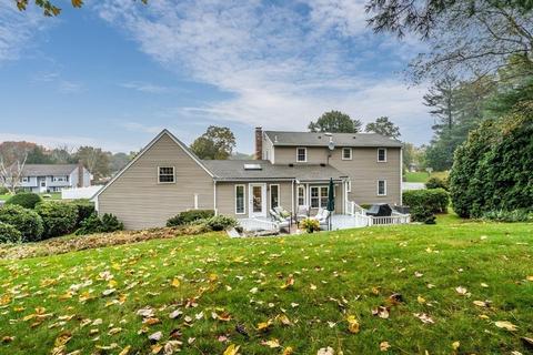 4 Robert St, Walpole, MA 02081 photo 2