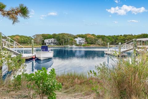 370 Monomoscoy Rd, Mashpee, MA 02649 photo 4