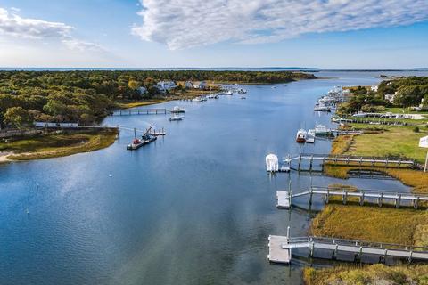 370 Monomoscoy Rd, Mashpee, MA 02649 photo 6