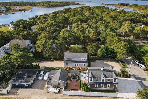 370 Monomoscoy Rd, Mashpee, MA 02649 photo 2