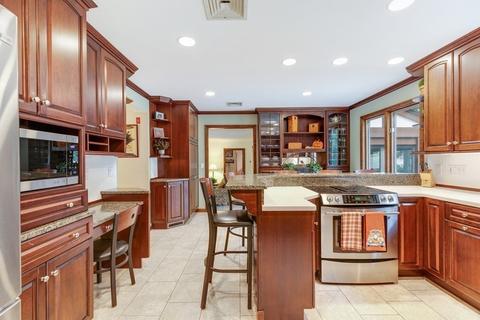 110 Hewitt Dr, Raynham, MA 02767 photo 13