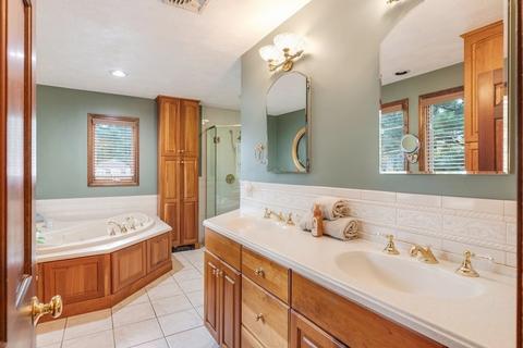 110 Hewitt Dr, Raynham, MA 02767 photo 34