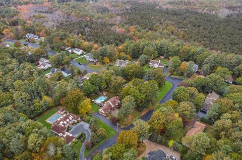 110 Hewitt Dr, Raynham, MA 02767 photo 38