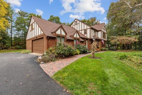 110 Hewitt Dr, Raynham, MA 02767 photo 2