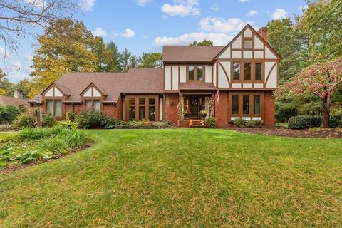 110 Hewitt Dr, Raynham, MA 02767 photo 1