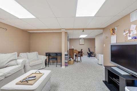 110 Hewitt Dr, Raynham, MA 02767 photo 35
