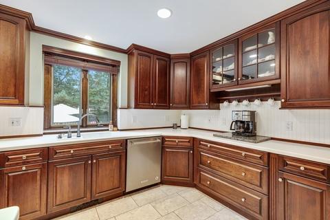 110 Hewitt Dr, Raynham, MA 02767 photo 12