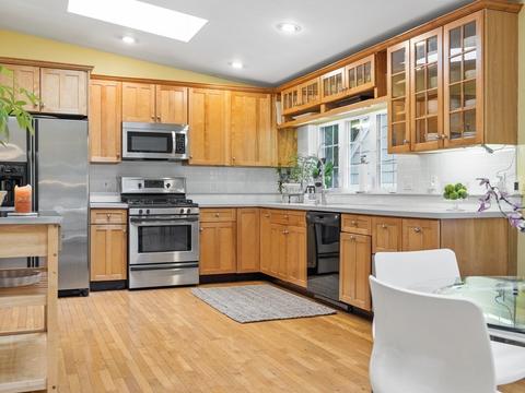 668 Webster St, Needham, MA 02492 photo 4