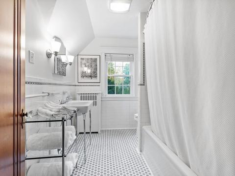 668 Webster St, Needham, MA 02492 photo 15