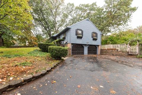 7 Forest St, Stoneham, MA 02180 photo 3
