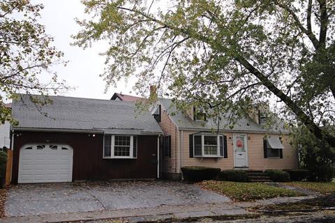 225 Central St, Saugus, MA 01906 photo 2