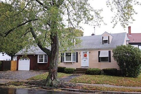 225 Central St, Saugus, MA 01906 photo 1