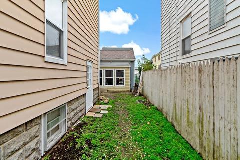 20 Day St, Fall River, MA 02724 photo 4