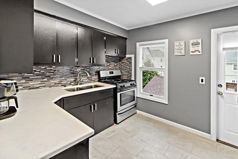 20 Day St, Fall River, MA 02724 photo 6