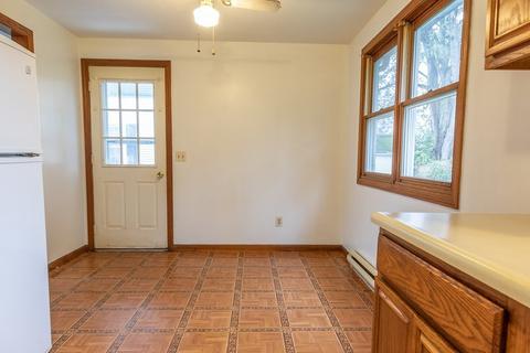 27 Bristol St, Chicopee, MA 01013 photo 12