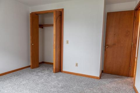 27 Bristol St, Chicopee, MA 01013 photo 17