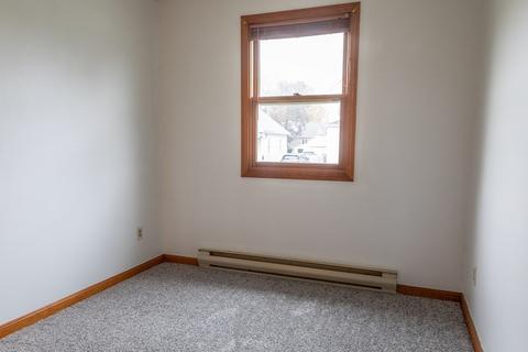 27 Bristol St, Chicopee, MA 01013 photo 23