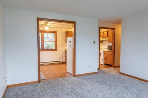 27 Bristol St, Chicopee, MA 01013 photo 7